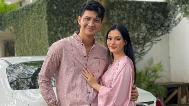 Potret Romantis Aditya Zoni juga Yasmine Ow, Rumah Tangganya Diduga Bermasalah Seperti Ammar Zoni